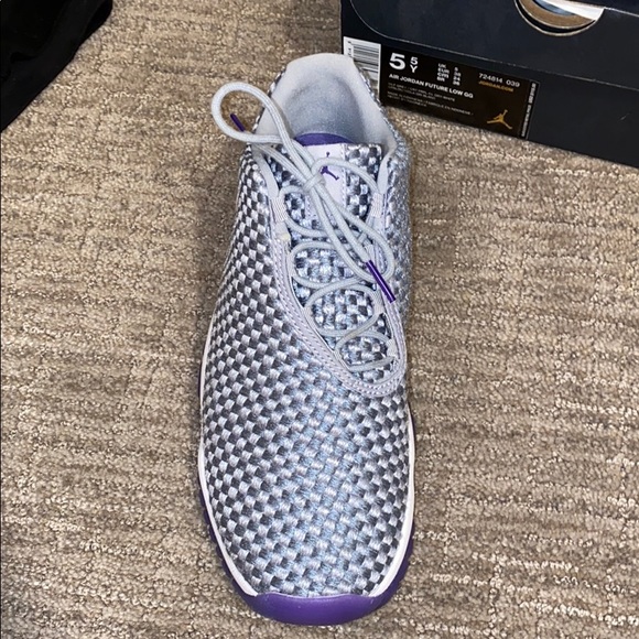 Air Jordan Low Futures - Picture 3 of 3
